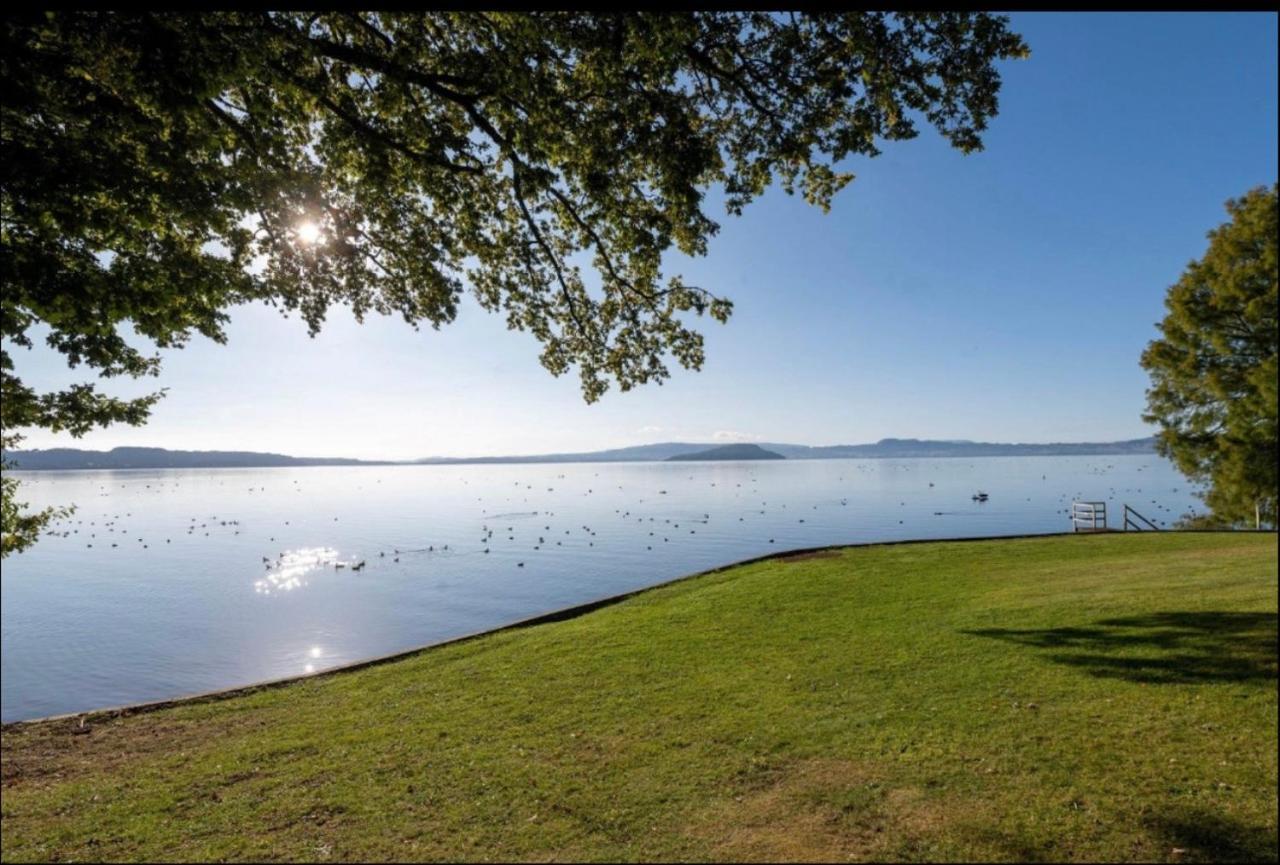 Lakeside & Tennis Court Paradise Rotorua Exteriér fotografie