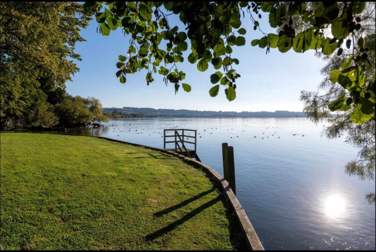 Lakeside & Tennis Court Paradise Rotorua Exteriér fotografie